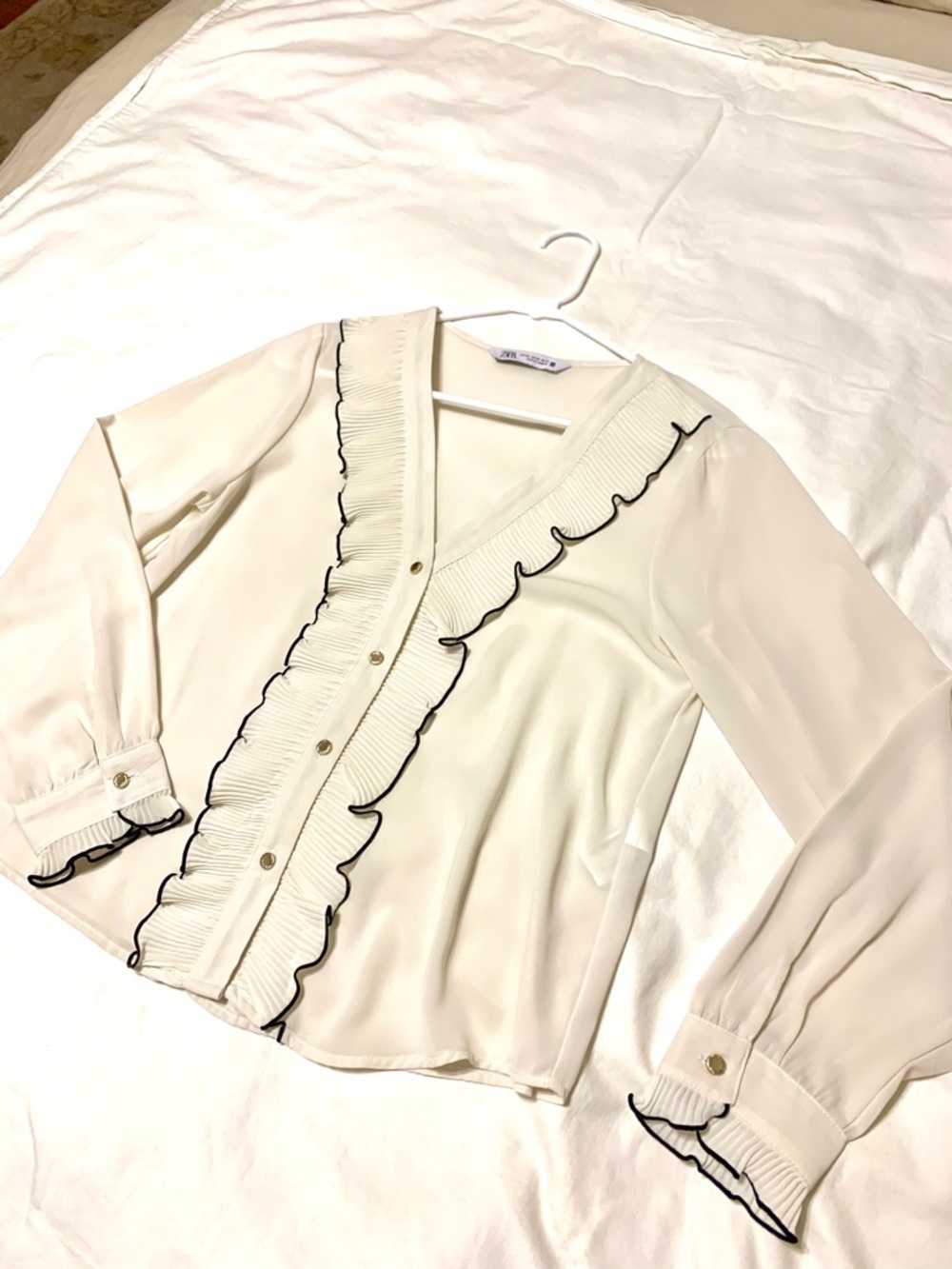 Zara Ivory Ruffle-Trim Button Down size XSmall Blouse